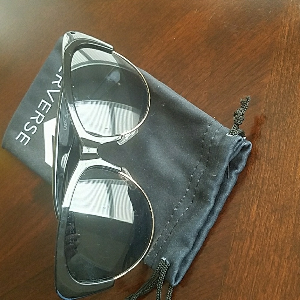 Perverse sunnies